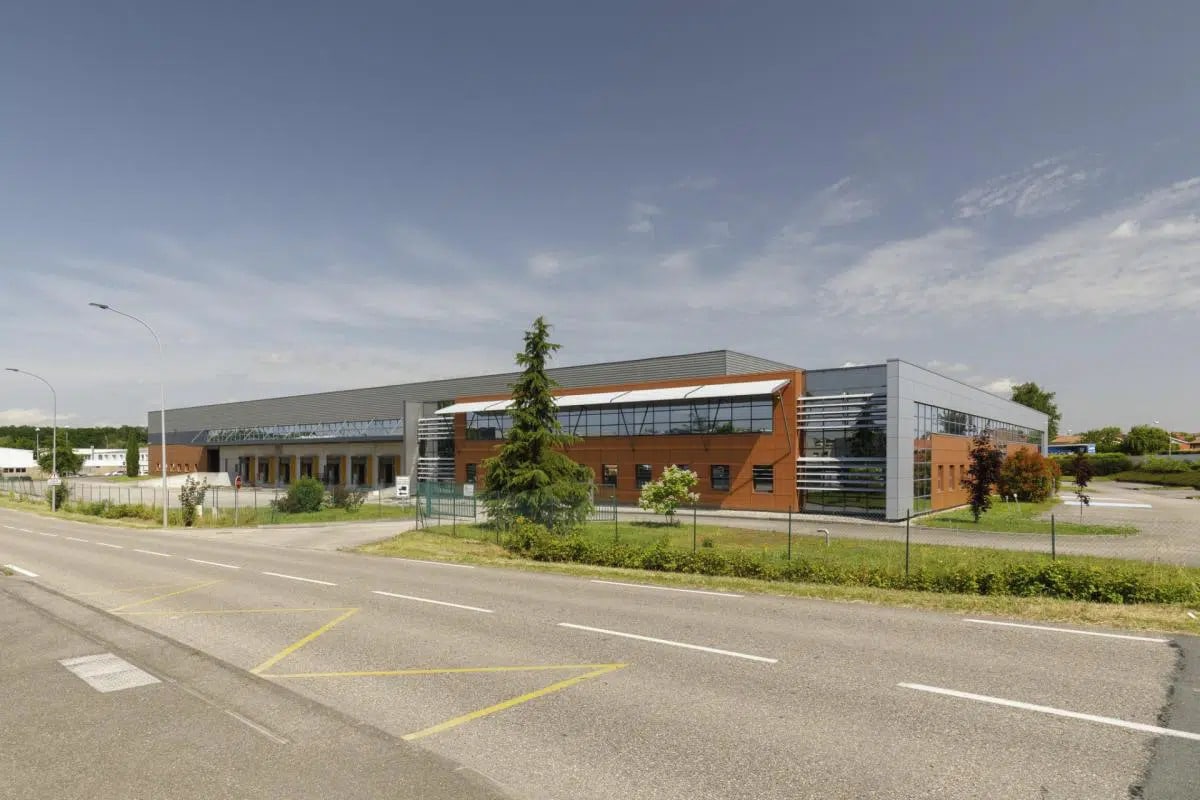 Industrial in Miribel for lease Building Photo- Image 1 of 8