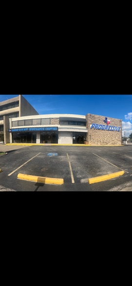825 E Southmore Ave, Pasadena, TX for lease - Building Photo - Image 1 of 18
