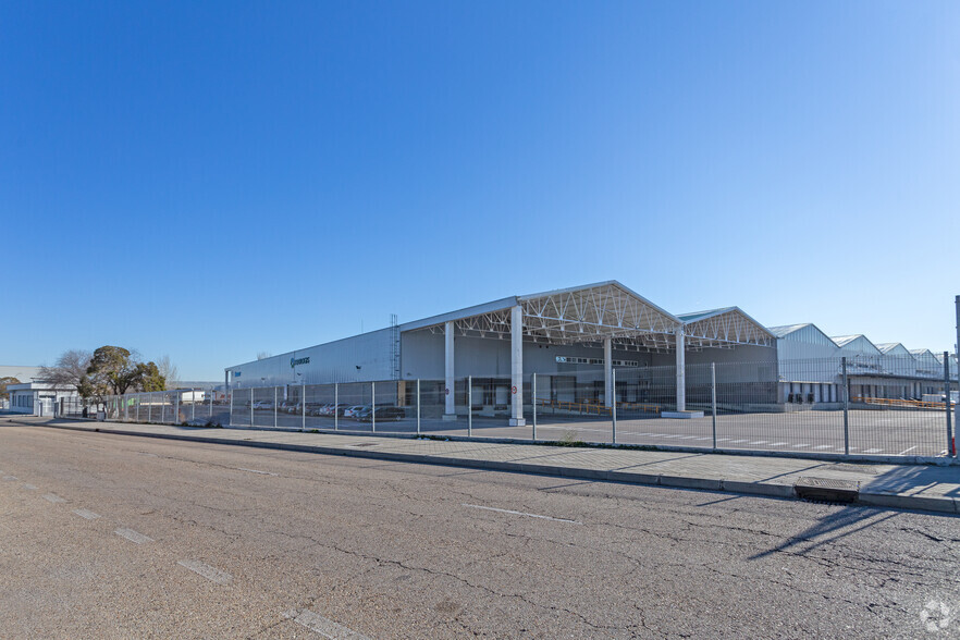 Industrial in Coslada, MAD for lease - Primary Photo - Image 3 of 9