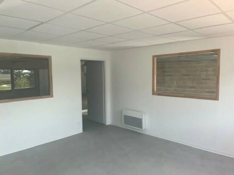 Flex in Carbon-Blanc for sale - Interior Photo - Image 3 of 7