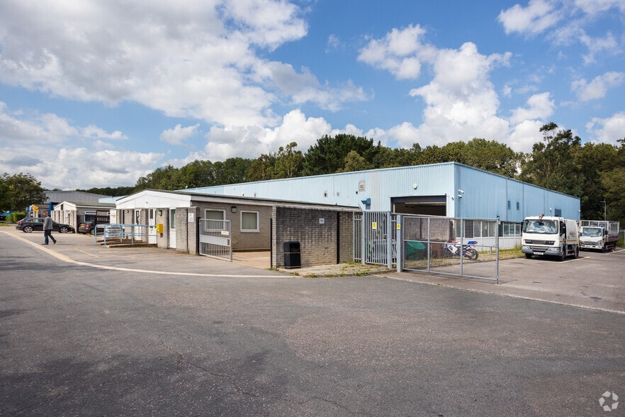 79-81 Castleham Rd, St Leonards On Sea for lease - Primary Photo - Image 1 of 2