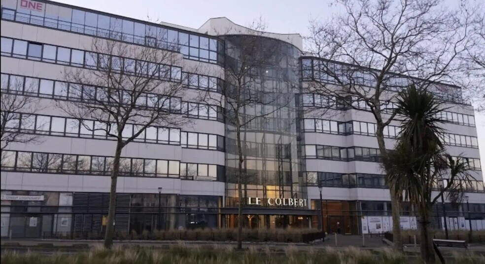 Office in Le Havre for lease - Building Photo - Image 1 of 5