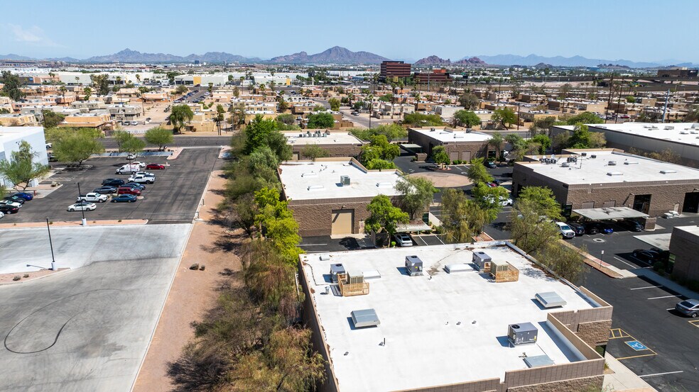4511 E Broadway Rd, Phoenix, AZ for sale - Building Photo - Image 2 of 8