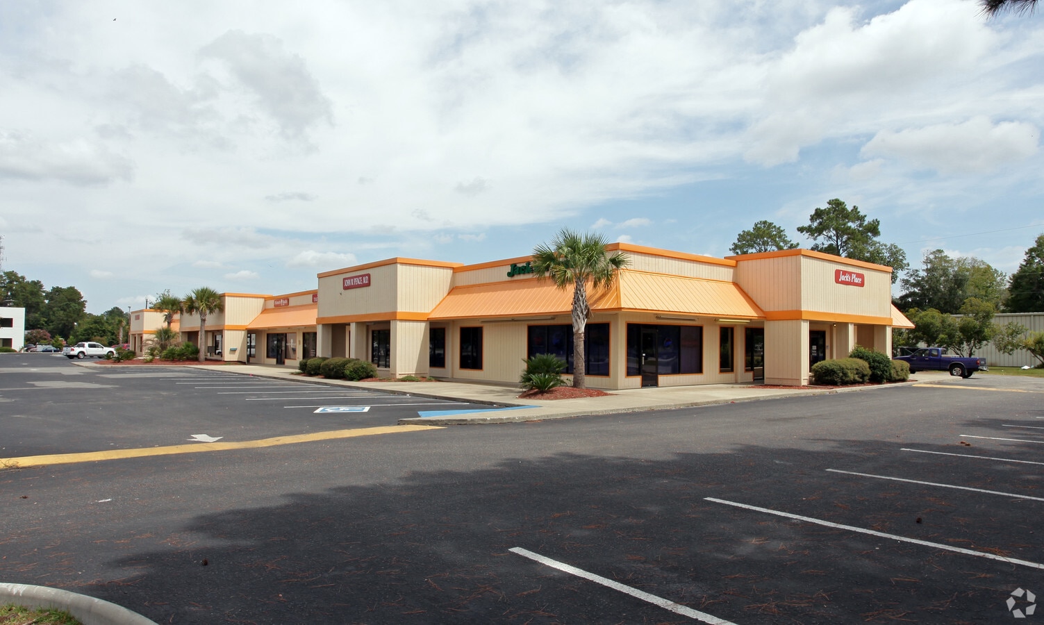 1815 Old Trolley Rd, Summerville, SC 29485