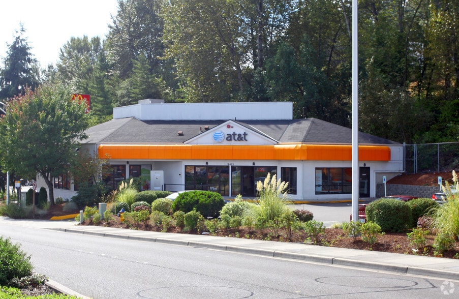 Southcenter Parkway Retail portfolio of 2 properties for sale on LoopNet.com - Primary Photo - Image 3 of 3