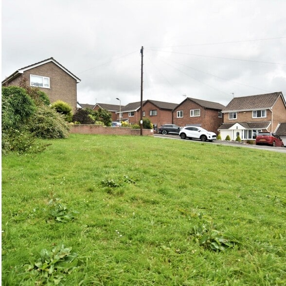 8 Scales Close, Dalton In Furness for sale - Building Photo - Image 2 of 4