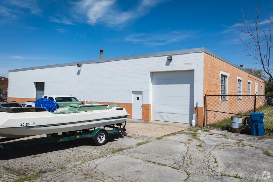 1208 Dickinson St, Fremont, OH for lease - Building Photo - Image 2 of 7
