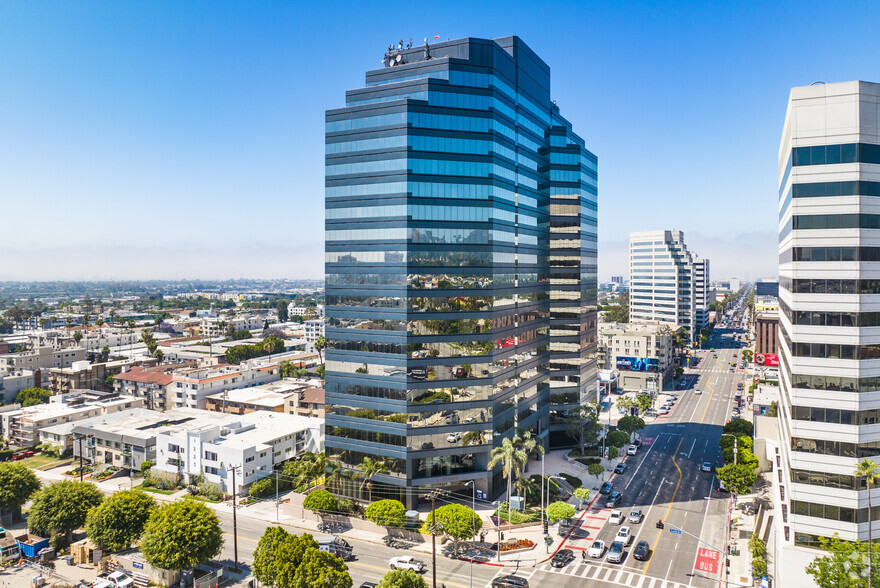 12100 Wilshire Blvd, Los Angeles, CA for lease - Primary Photo - Image 1 of 26