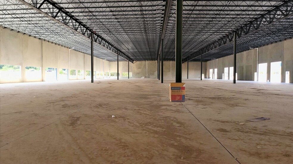 44080 Little River Tpke, Chantilly, VA for lease - Interior Photo - Image 3 of 5