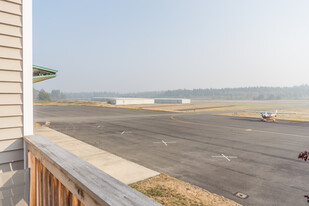 Commercial Hangar w/ Pilot's Lounge - Airplane Hangar