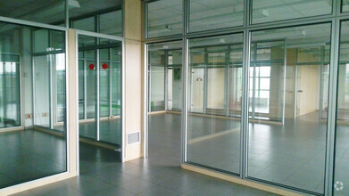 Office in Alcalá De Henares, MAD for lease Interior Photo- Image 2 of 8