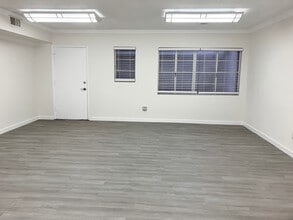 441 S Beverly Dr, Beverly Hills, CA for lease Interior Photo- Image 2 of 4