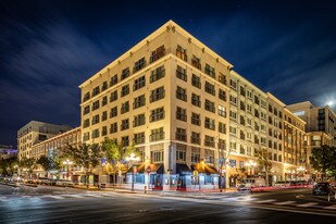 Gaslamp City Square - Pub