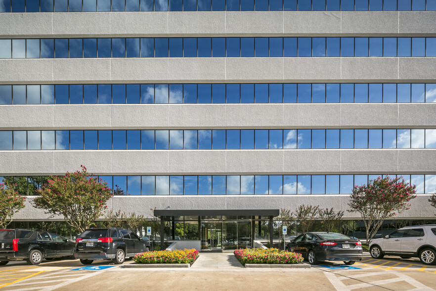 10497 Town & Country Way, Houston, TX for lease - Building Photo - Image 2 of 12