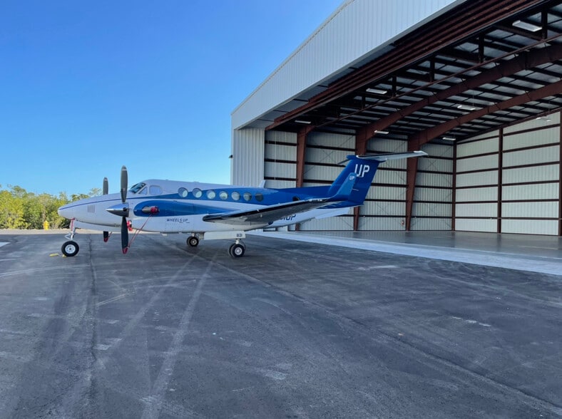 2006 Mainsail, Naples, FL for sale - Building Photo - Image 1 of 1