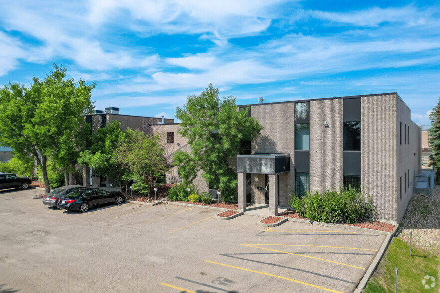 3605 29th St NE, Calgary, AB for lease - Primary Photo - Image 1 of 5