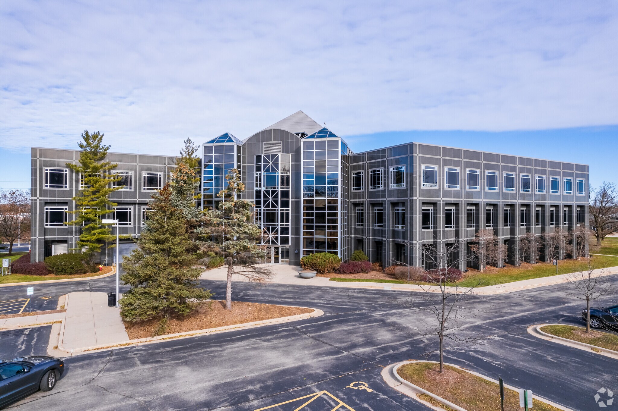 4949 W Brown Deer Rd, Brown Deer, WI for sale Primary Photo- Image 1 of 1