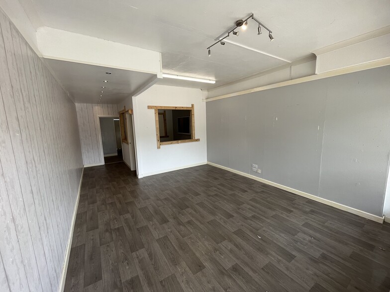 23 Market Sq, Sheffield for lease - Interior Photo - Image 2 of 2