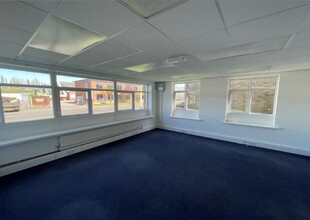 Earlsway, Gateshead for lease Interior Photo- Image 1 of 5