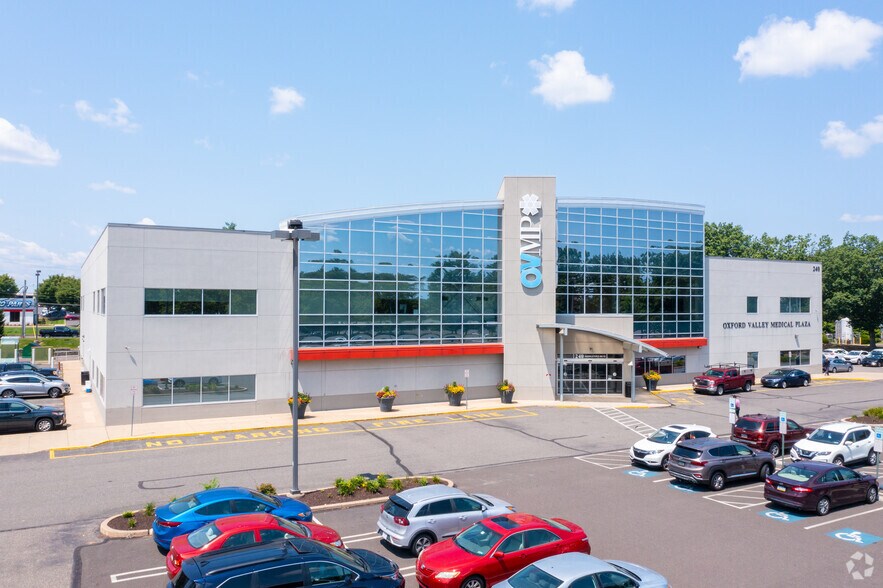 240 Middletown Blvd, Langhorne, PA for sale - Primary Photo - Image 1 of 1