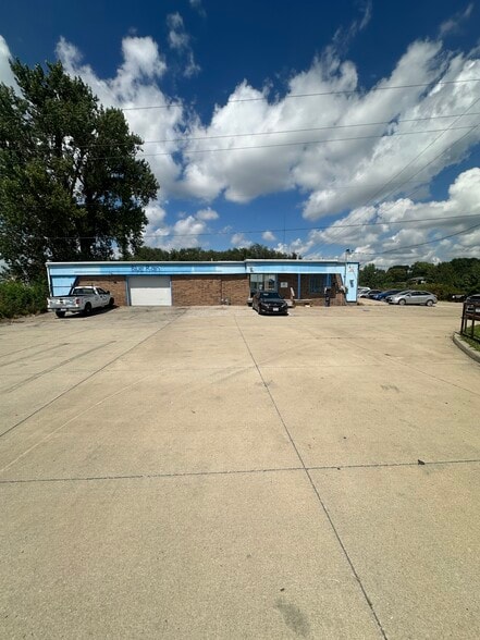 8100 E 40 Hwy, Kansas City, MO for sale - Building Photo - Image 1 of 11