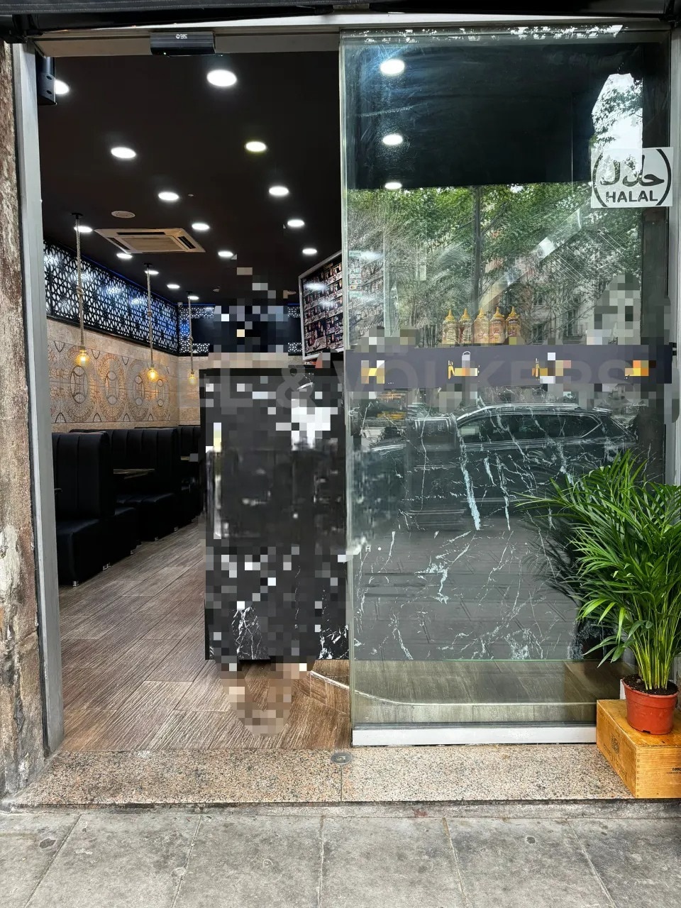 Retail in Barcelona, Barcelona for lease Interior Photo- Image 1 of 6