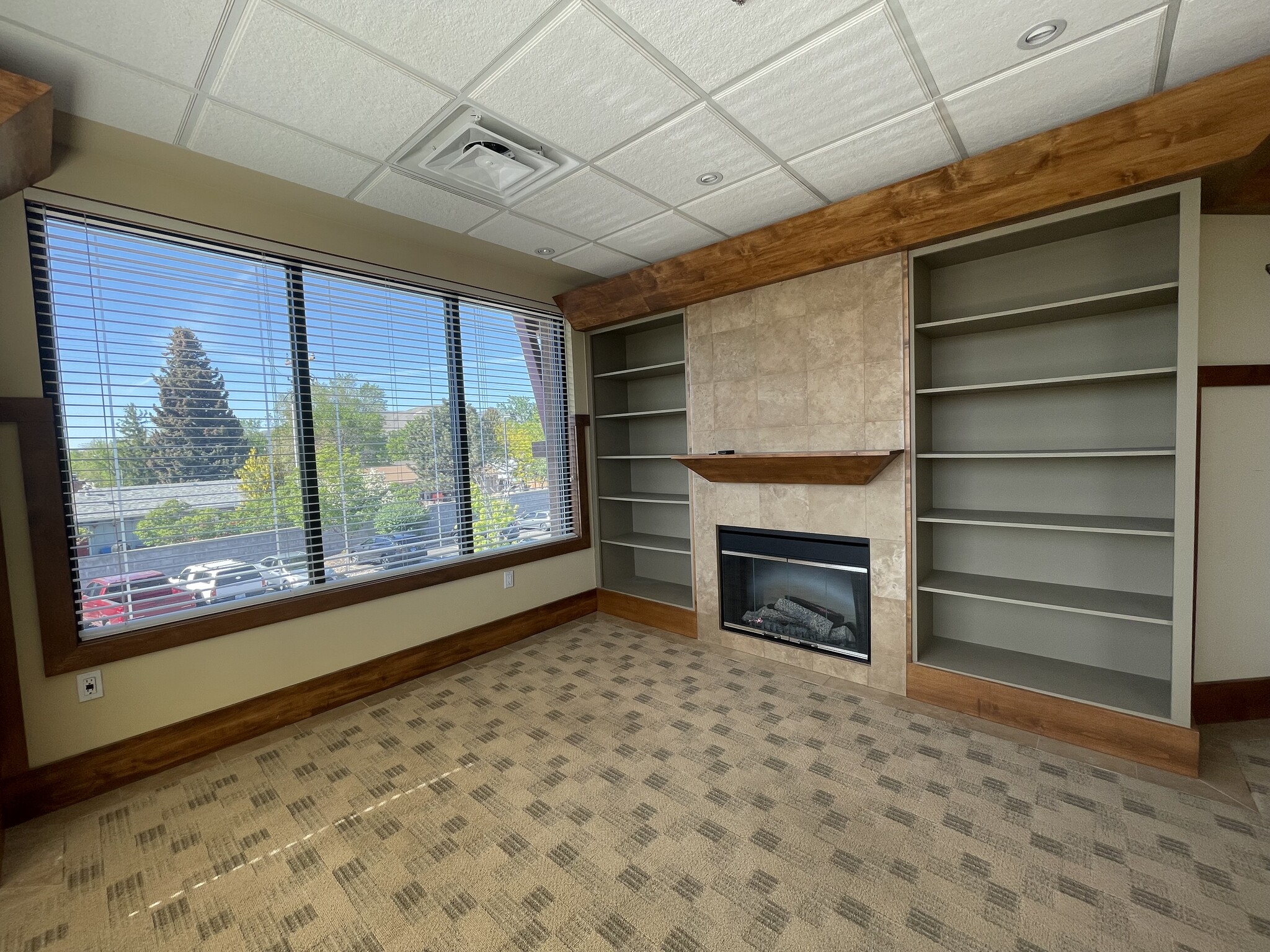 2874 N Carson St, Carson City, NV for lease Interior Photo- Image 1 of 6