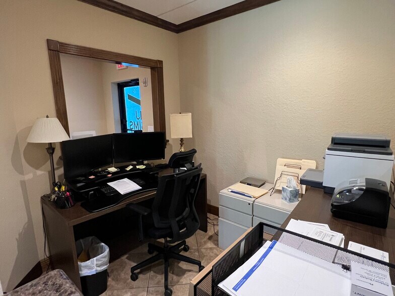 270 Central Blvd, Jupiter, FL for lease - Building Photo - Image 3 of 12