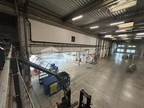 Industrial in Ivry-sur-Seine for lease Interior Photo- Image 2 of 2