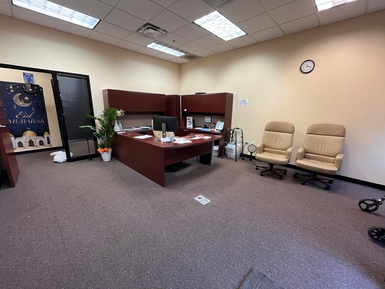 235 Remington Blvd, Bolingbrook, IL for lease - Interior Photo - Image 3 of 8