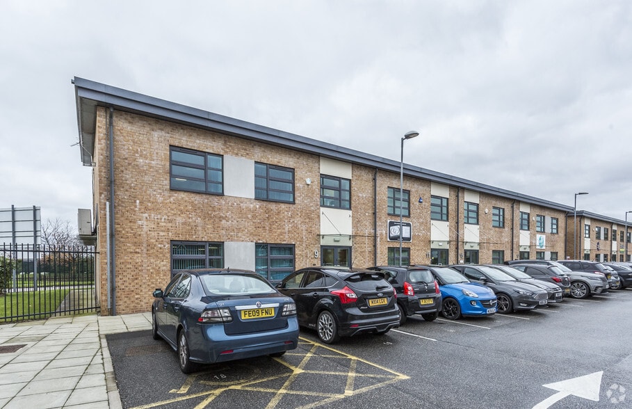Woodend Av, Liverpool for lease - Primary Photo - Image 1 of 8
