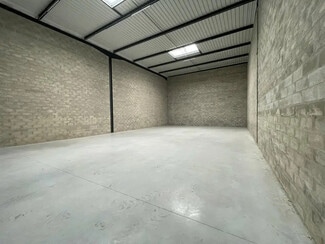 More details for 8 Avenue De Stalingrad, Stains - Flex for Sale