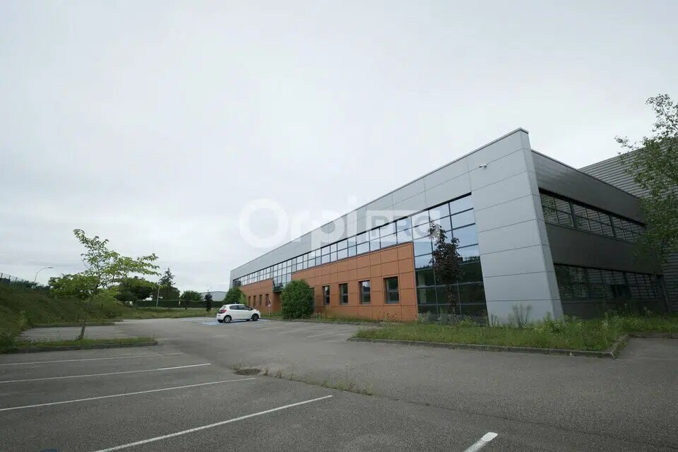 Office in Miribel for lease Building Photo- Image 1 of 6