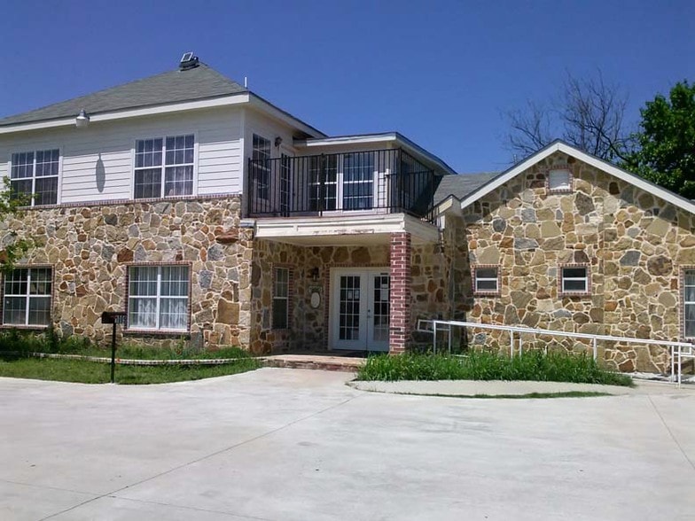 1009 N Tennessee St, McKinney, TX for sale - Building Photo - Image 2 of 5