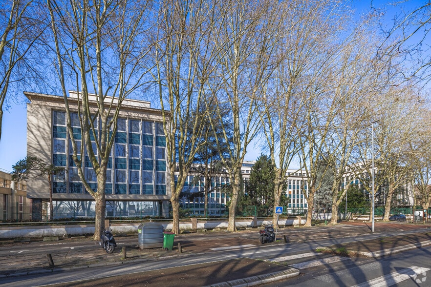 55 Quai Marcel Dassault, Saint-Cloud for lease - Primary Photo - Image 1 of 7
