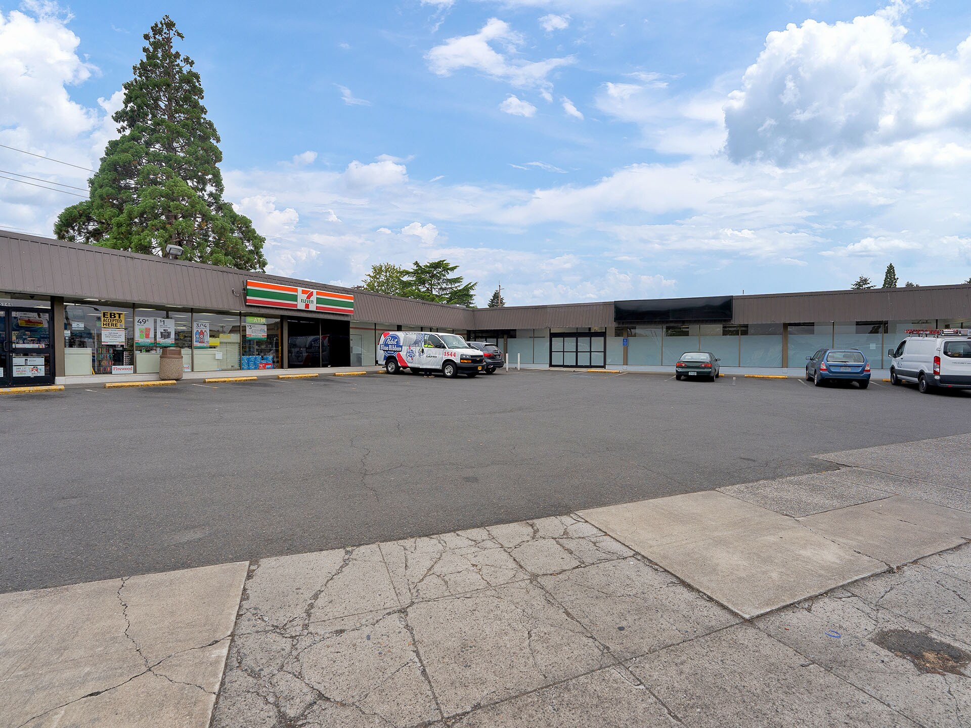 61306144 SE Foster Rd, Portland, OR 97206 Winson Center