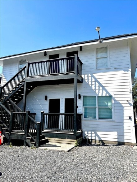 9 Door Investment Property portfolio of 5 properties for sale on LoopNet.com - Building Photo - Image 2 of 74