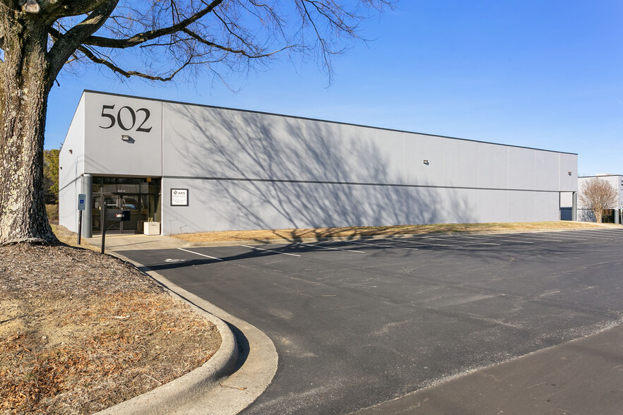 500 Radar Rd, Greensboro, NC for lease - Building Photo - Image 3 of 10
