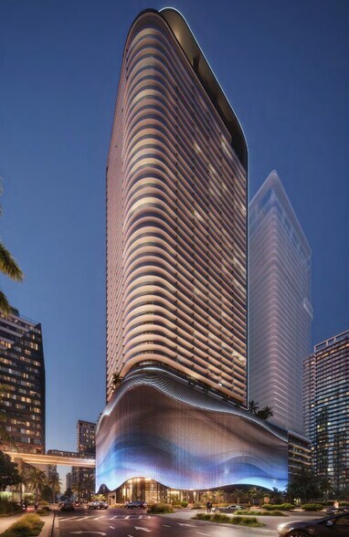 690 SW 1st Ave, Miami, FL for lease - Building Photo - Image 2 of 6