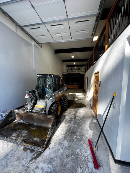 2121 James Ave, South Lake Tahoe, CA for lease - Building Photo - Image 3 of 5