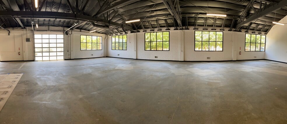 633 S San Fernando Blvd, Burbank, CA for sale - Building Photo - Image 2 of 17