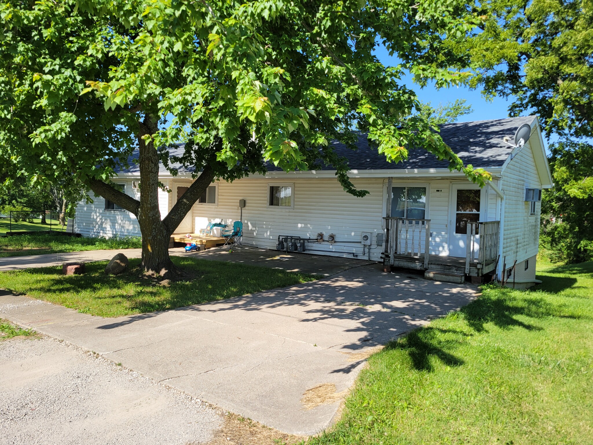 1204 SE Poplar St, Leon, IA for sale Primary Photo- Image 1 of 2