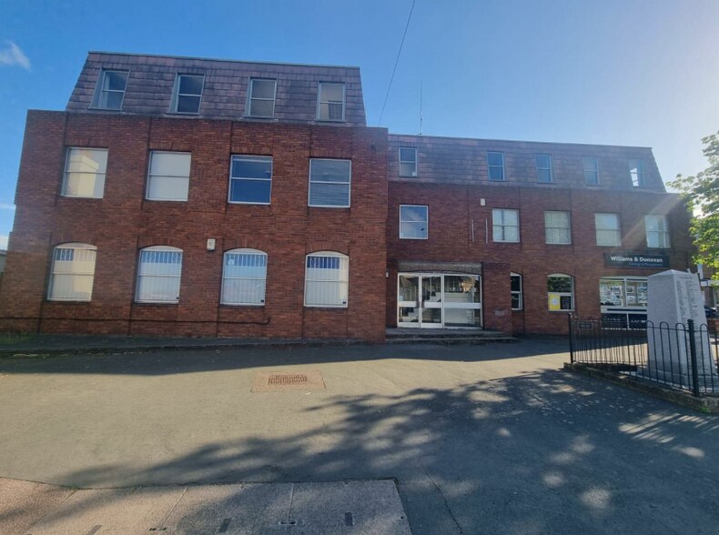 69 Southend Rd, Hockley, SS5 4PZ