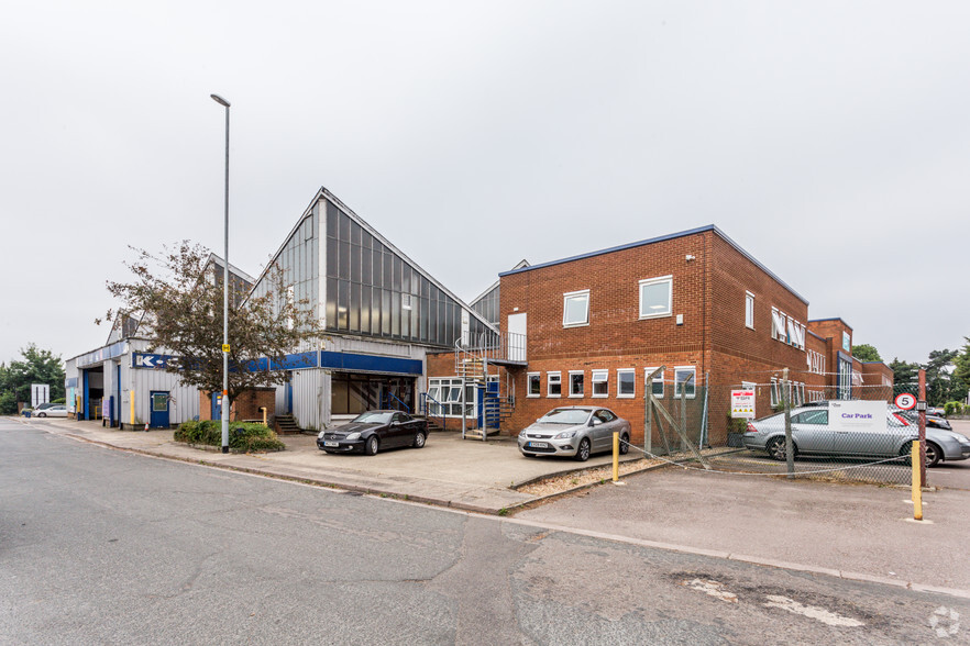 Kingsfield Clos, Northampton for lease - Primary Photo - Image 2 of 53