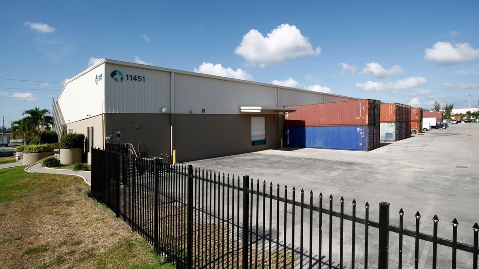 11400 NW 32nd Ave, Miami, FL for lease - Building Photo - Image 3 of 5