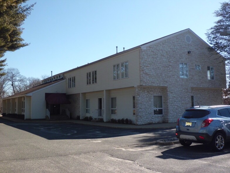 415 State Route 34, Colts Neck, NJ for sale - Primary Photo - Image 1 of 1