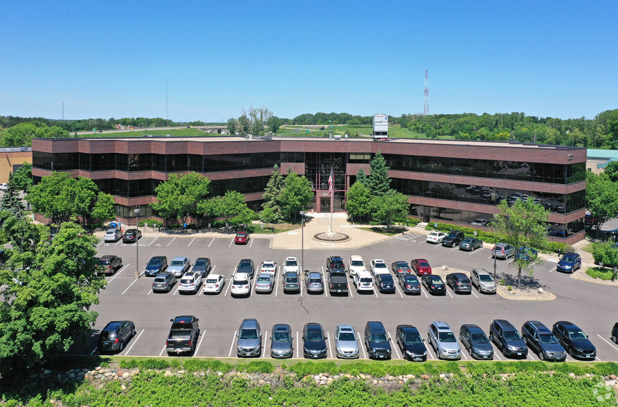 3900 Northwoods Dr, Arden Hills, MN for sale - Primary Photo - Image 1 of 1