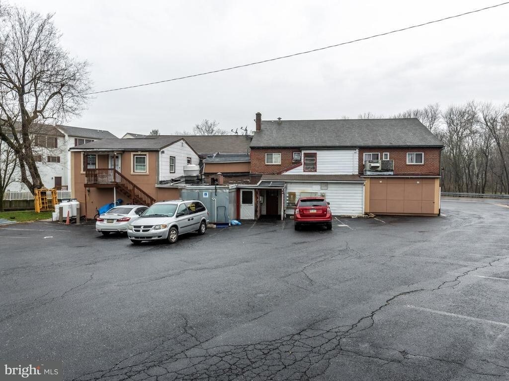 548 S State St, Ephrata, PA 17522