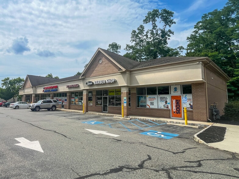 976 Inman Ave, Edison, NJ for lease - Building Photo - Image 3 of 7