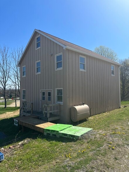 124 Byers Rd, Chester Springs, PA for lease - Building Photo - Image 1 of 4